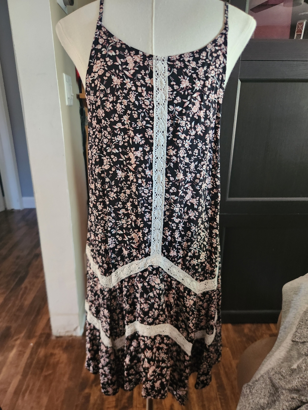 art class Black Floral Lace-Trim Spaghetti Strap Dress